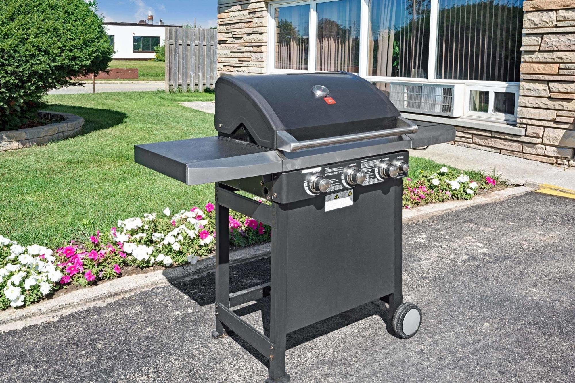 Weber Inn キッチナー エクステリア 写真